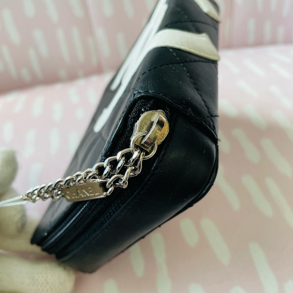 CHANEL LOGO LAMBSKIN ZIP AROUND CLUTCH POUCH COSMETIC WRISTLET RARE - FIRM PRICE - Picture 9 of 14